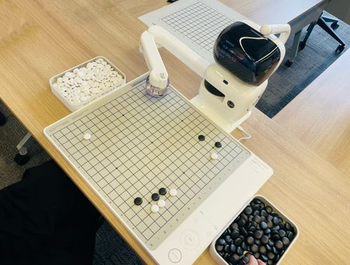 打造孩子一对一智能陪练 商汤重磅发布元萝卜ai下棋机器人围棋版